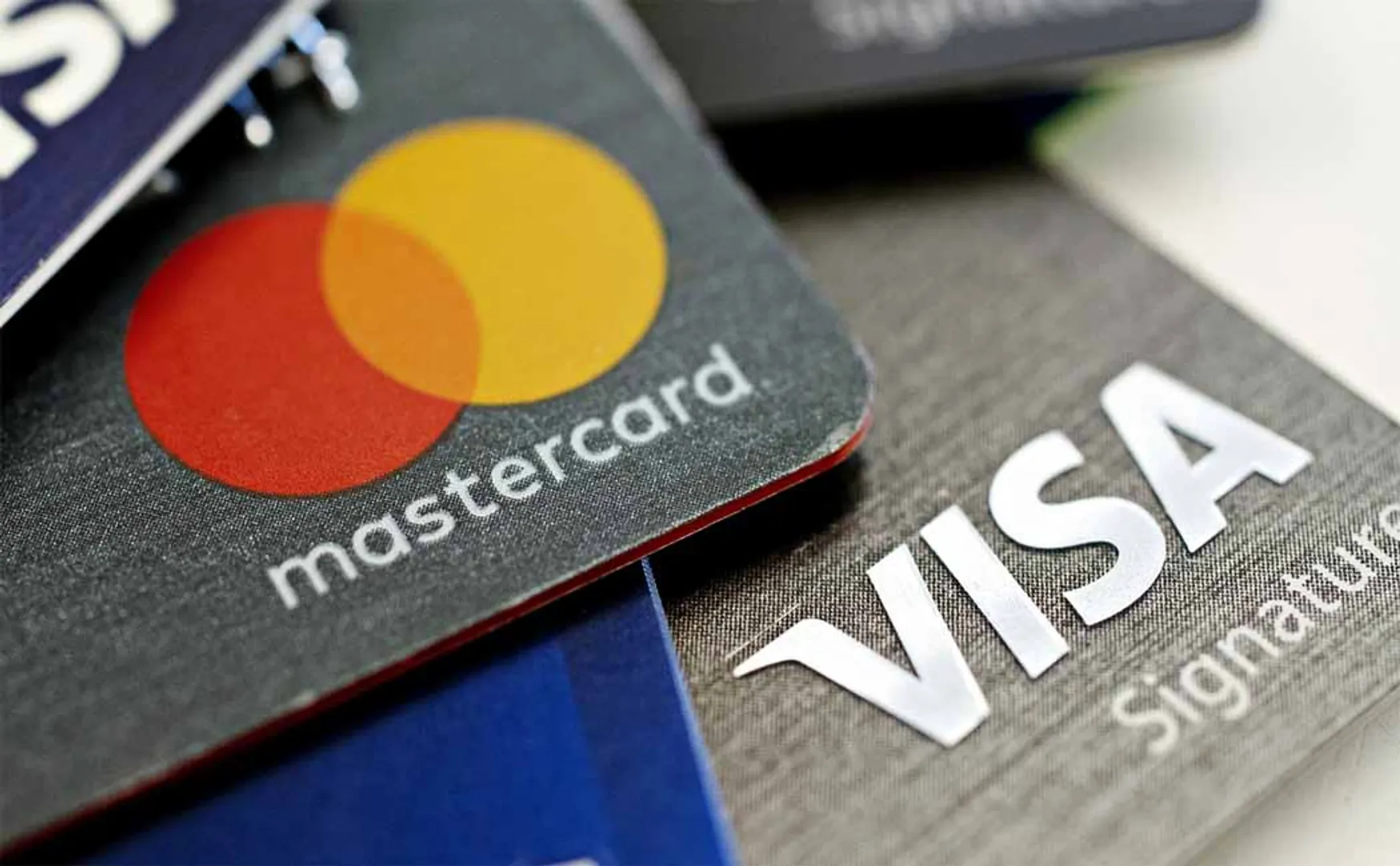 Russia suspends money transfer services